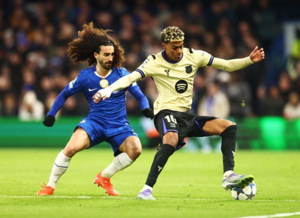 没念念到吧！亚马尔劳动生计初度对阵英超球队，遭切尔西当头棒喝