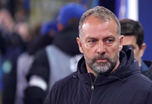 每体：巴萨冬窗不遗弃引援可能，正温雅中后卫和右后卫位置球员