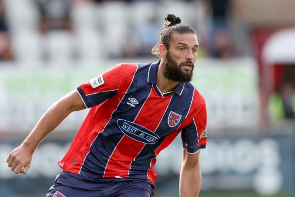 乱杀！36岁卡罗尔在英格兰第六级联赛半场献艺帽子戏法，已进6球