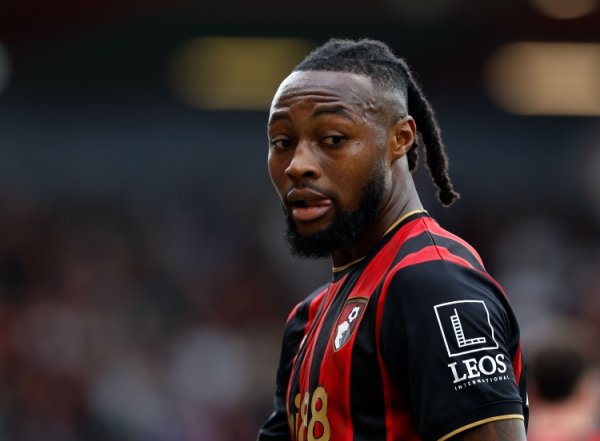 罗马诺：曼联心爱塞梅尼奥但主张补强其他位置，赤军和曼城在平和